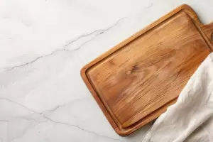 Este es el truco para limpiar la tabla de madera sin utilizar qumicos