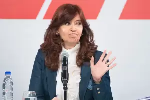 Otro "Che, Milei" de Cristina , ahora por los aranceles: "Peg un volantazo"