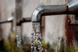 Mala calidad del agua en F.M.E: mdica exige respuestas a Aguas de Catamarca