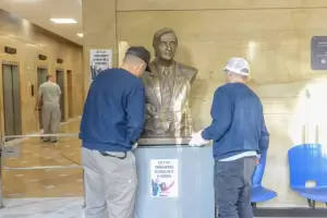 El Gobierno retir el busto de Nstor Kirchner del edificio de ANSES