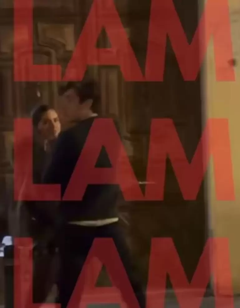 La China Surez y Colapinto caminando por las calles de Madrid despus de cenar juntos (Foto: captura X/elejercitodelam)