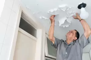 Cmo tapar las goteras del techo con una sencilla mezcla casera