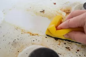 Adis grasa: Cmo eliminar la grasa y manchas difciles con un ingrediente que tienes en tu cocina