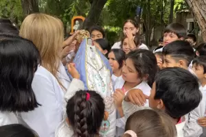 La Virgen del Valle visit� la escuela de Sumalao
