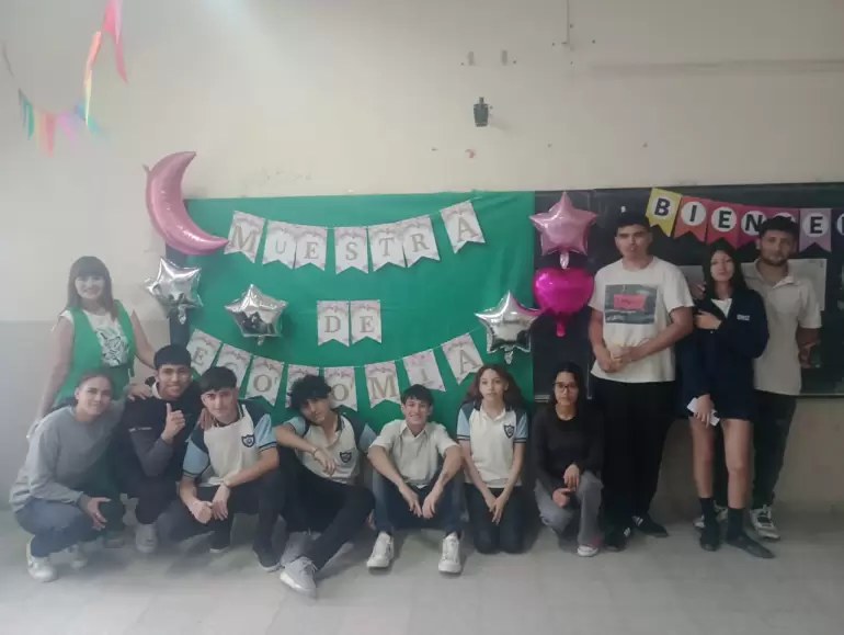 Muestra de Lengua y Literatura, 4 y 6 Ao en la escuela secundaria N 76