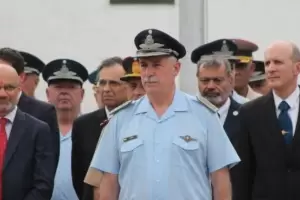 El Gobierno ech al titular de la Fuerza Area Fernando Mengo