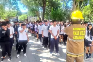 Ms de mil chicos participaron del simulacro de evacuacin de sismo