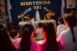 La Virgen visita la escuela N 312 de Las Tejas en su 103 aniversario
