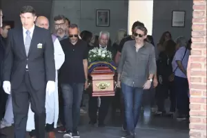 El �ltimo adi�s a Roberto Giordano: las fotos de la emotiva despedida de familiares y amigos