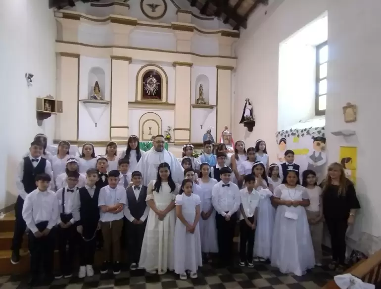 Primeras Comuniones en el centenario templo de Choya