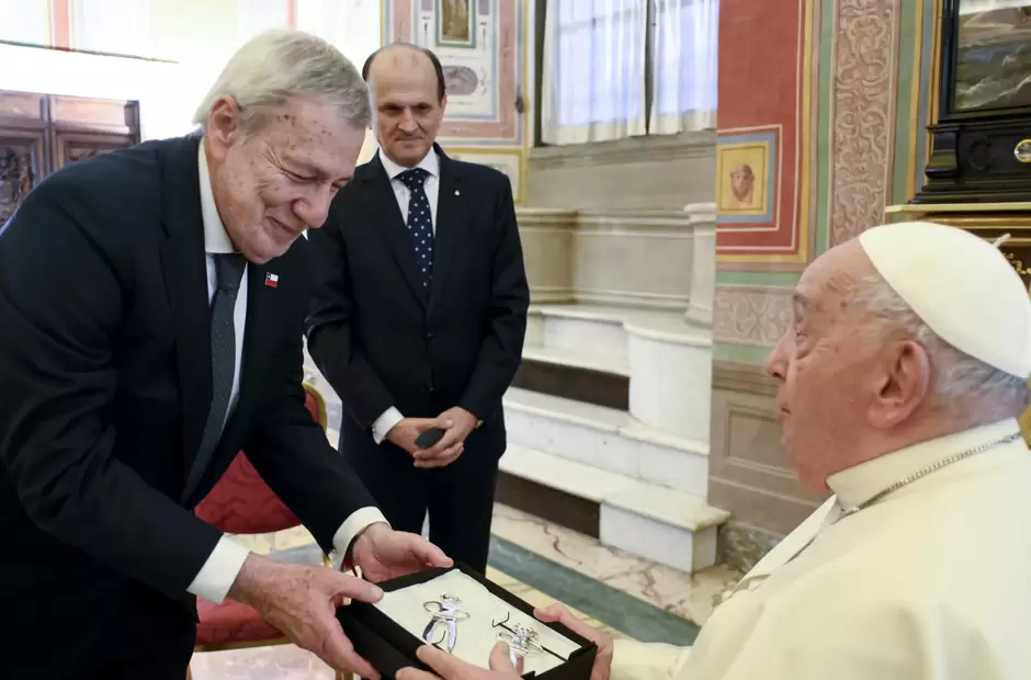 El Papa con el embajador argentino ante la Santa Sede