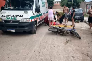 Se le cruz un perro, derrap y termin en el hospital