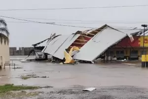 Graves daos: Una "cola de tornado" azot un pueblo cordobs