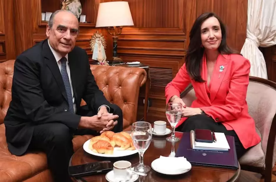 La reunin medialunas de por medio