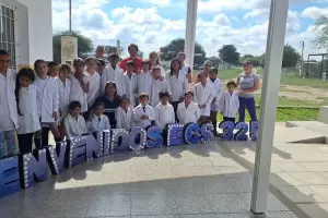 Solidaridad: entregaron donaciones a la Escuela N325 de Los Molles