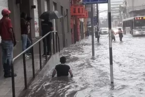 Un temporal provoc grandes inundaciones en San Salvador de Jujuy