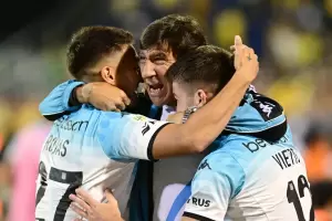 Racing sum una victoria valiosa al derrotar a Rosario Central y qued a dos puntos del lder