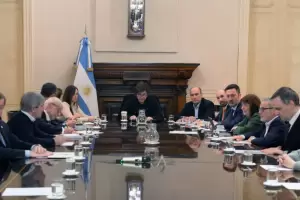 El Gobierno rene en la mesa chica para definir el temario de las sesiones extraordinarias