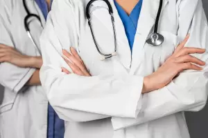 Mdicos argentinos podrn ejercer en cualquier pas sin recertificar sus ttulos