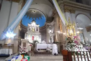 Homenaje de los misioneros a la Virgen del Valle