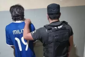 Tras una persecucin aprehenden a un joven y secuestran un arma tumbera