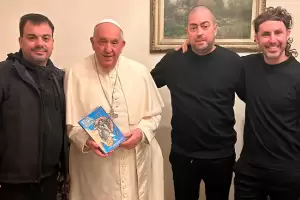 Francisco recibi en el Vaticano a "Pato" Fontanet, el cantante de Callejeros