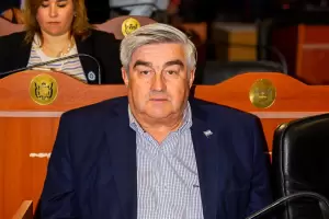 La oposicin advirti que la Ruta 43 sera financiada "con un endeudamiento"