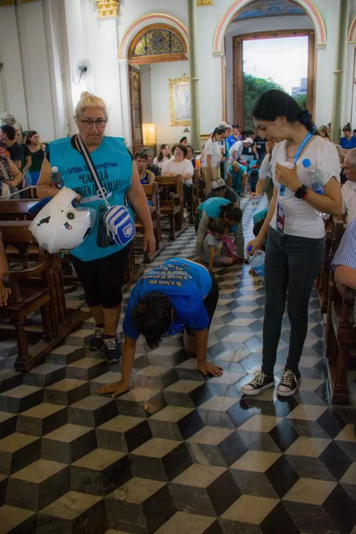 peregrinos capilla Virgen del Valle de Santiago del Estero