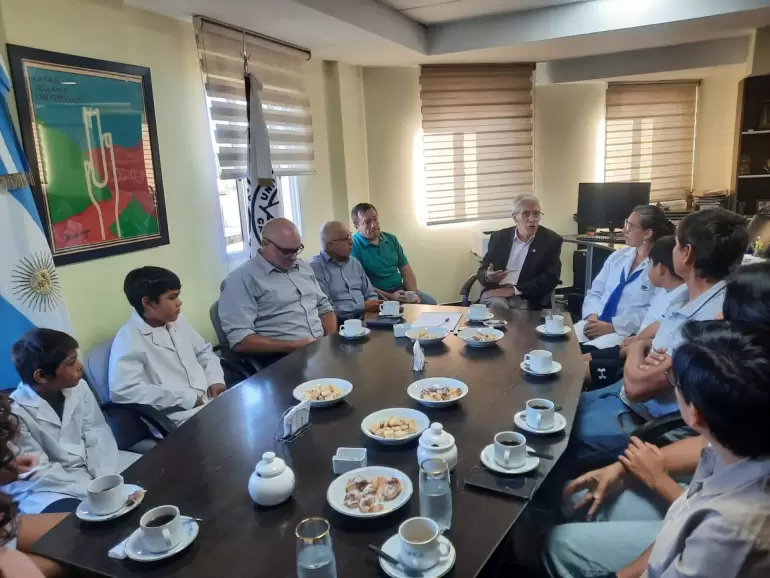 El Rector recibió a niños del Hogar Escuela y Barrio el Liberal