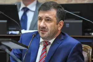 Evalan la posibilidad de pedir la nulidad de la sesin en la que se expuls a Kueider