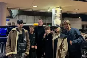 La familia unida: Wanda Nara, Maxi Lpez y L-Gante juntos en Europa