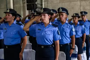 Egresaron 318 oficiales y agentes de las Escuelas de Formacin Policial y Penitenciaria