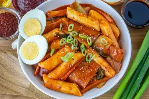 Cmo hacer Tteokbokki, la comida coreana favorita de Jimin de BTS