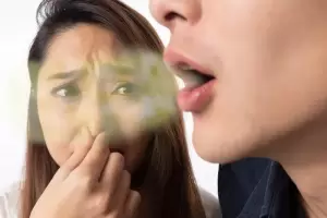 El poderoso truco casero para eliminar el mal aliento