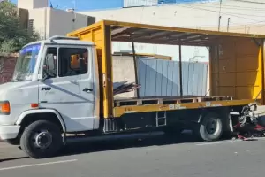 Grave accidente en Capital: motociclista result herida