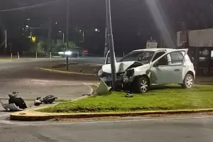 Grave siniestro: chocaron en la rotonda de Felipe Varela