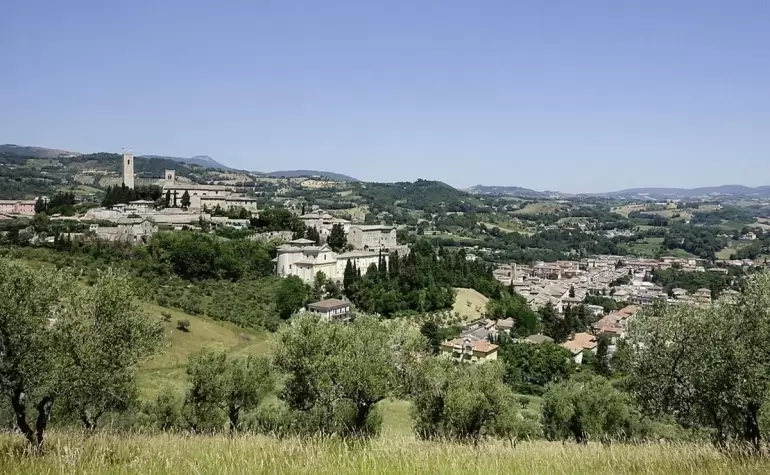 San Severino Marche los une