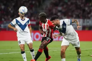 Estudiantes gole 3-0 a Vlez y se qued con el Trofeo de Campeones