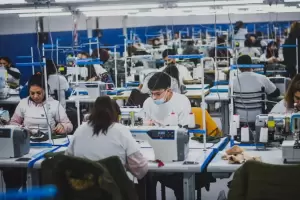 Empleados de Mom Sport retoman actividades tras acuerdosalarial