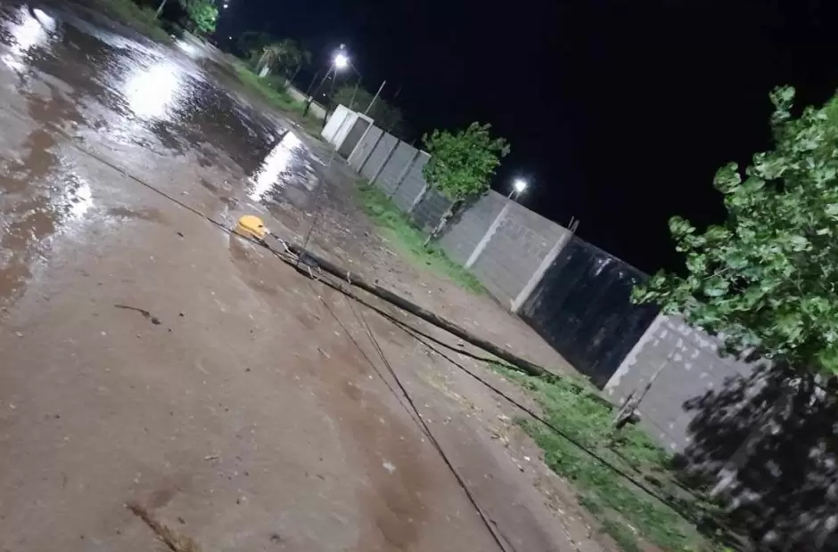 Postes ca�dos en Recreo