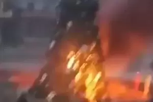 Tensin en Siria: estallan protestas tras la quema de un rbol de Navidad