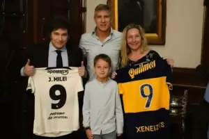 Milei se mostr en la Casa Rosada junto a Martn Palermo