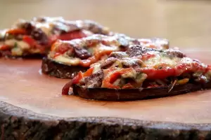 Cmo hacer pizza de berenjena?, receta riqusima en menos de 10 minutos