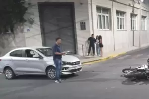 Choque con motociclista lesionado en el centro