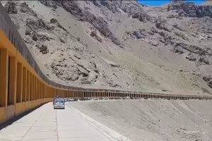 Paso Cristo Redentor colapsado: filas de 10 kilmetros y ms de 10 horas de espera para cruzar a Chile