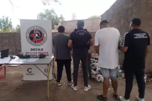 Detienen a tres personas, secuestran droga y dinero en efectivo