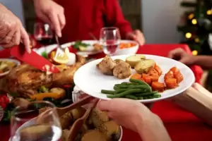 Cmo evitar los excesos de alimentos y bebidas en Ao Nuevo?