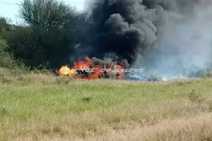 Una familia de turistas sufri el incendio del automvil en Recreo