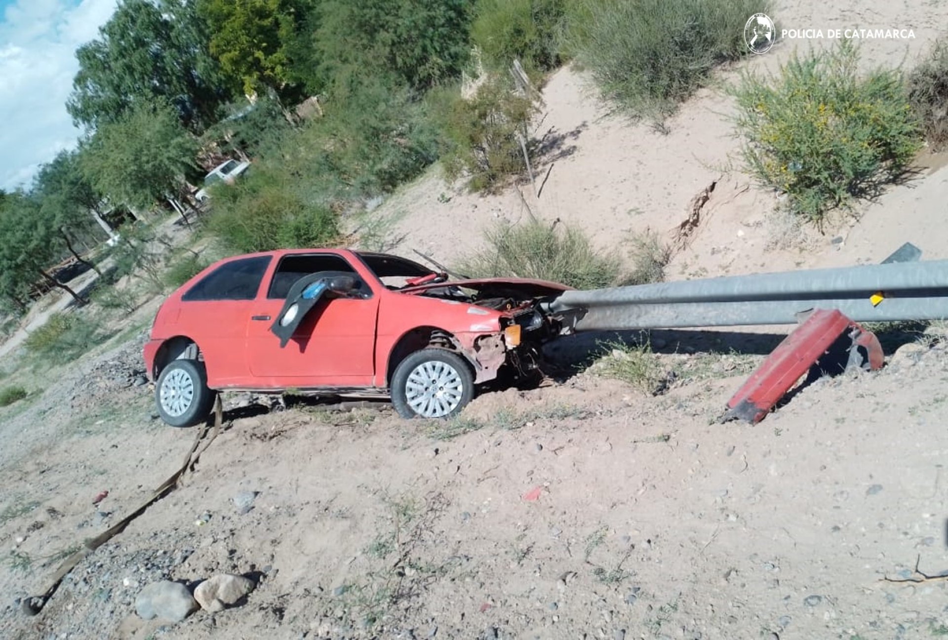 Automovilista despistó y cochó contra el guardarrail en la ruta 40 - La ...