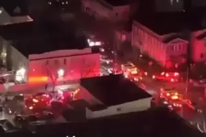 Tiroteo frente a un club nocturno de Nueva York: 11 heridos